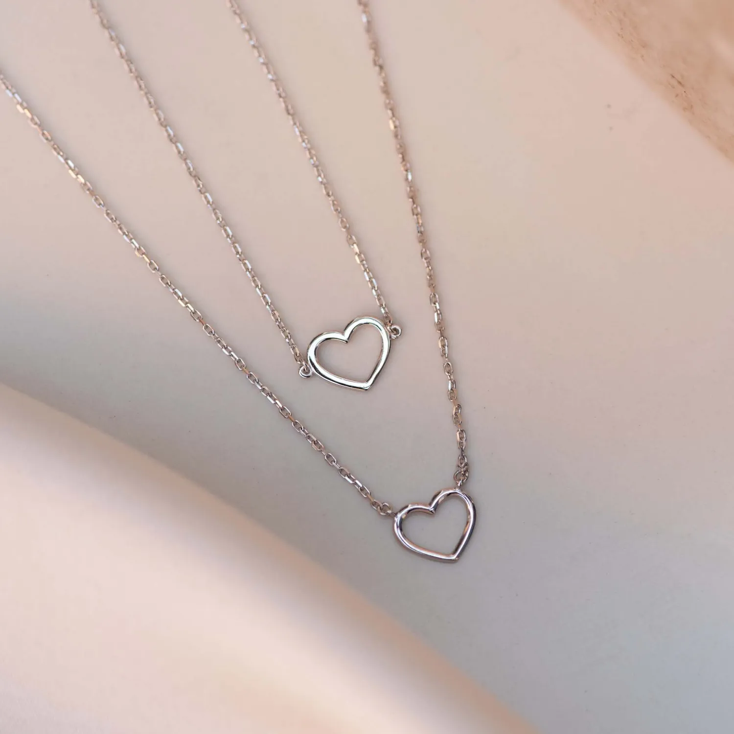 Clearance Cadeau d'Isabel 14 karaat witgouden collier en armband giftset met hartje Hartjes Colliers | Hartjes Armbanden