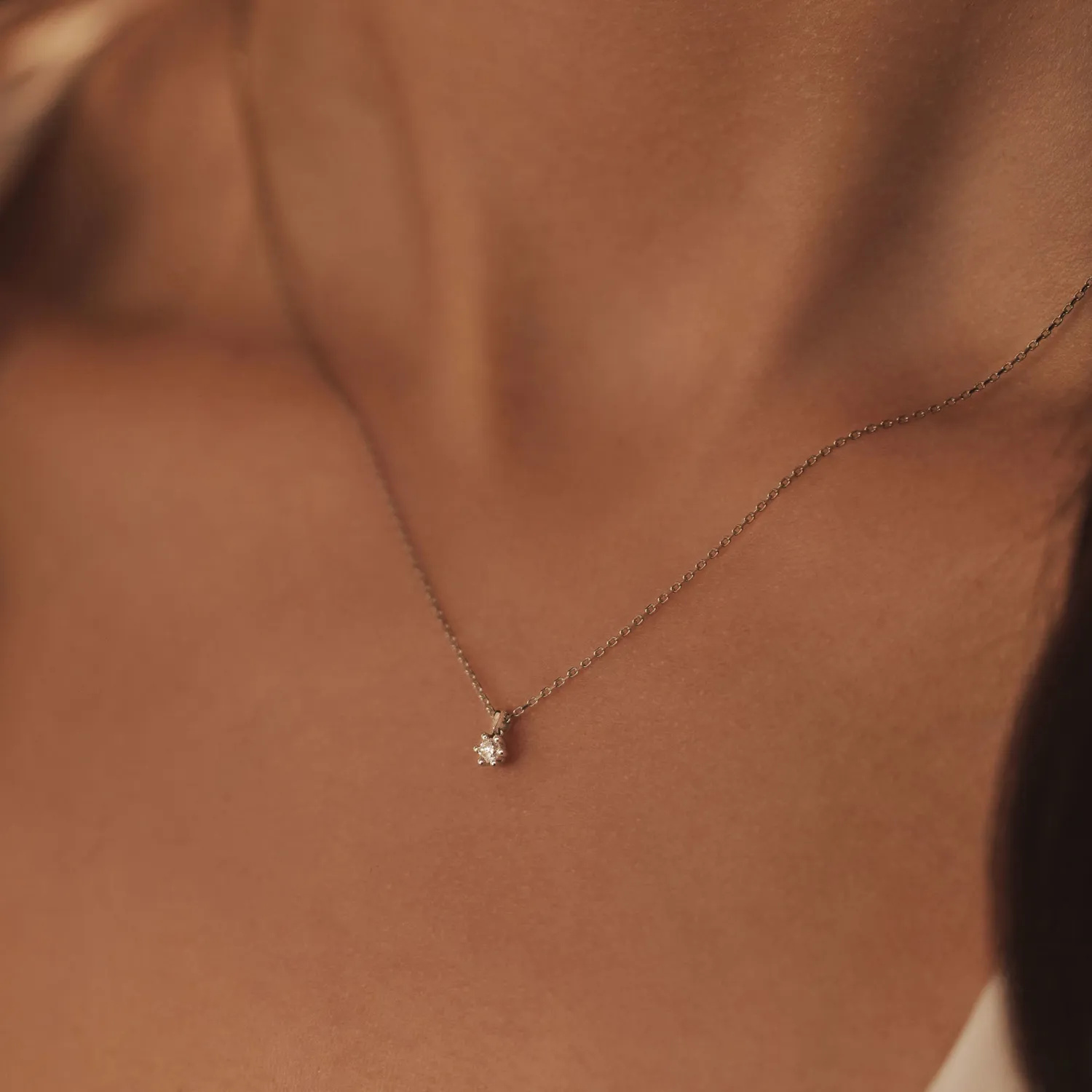 Sale De la Paix Emily 14 karaat witgouden collier met diamant 0.05 karaat Witgouden Colliers | Diamanten Colliers