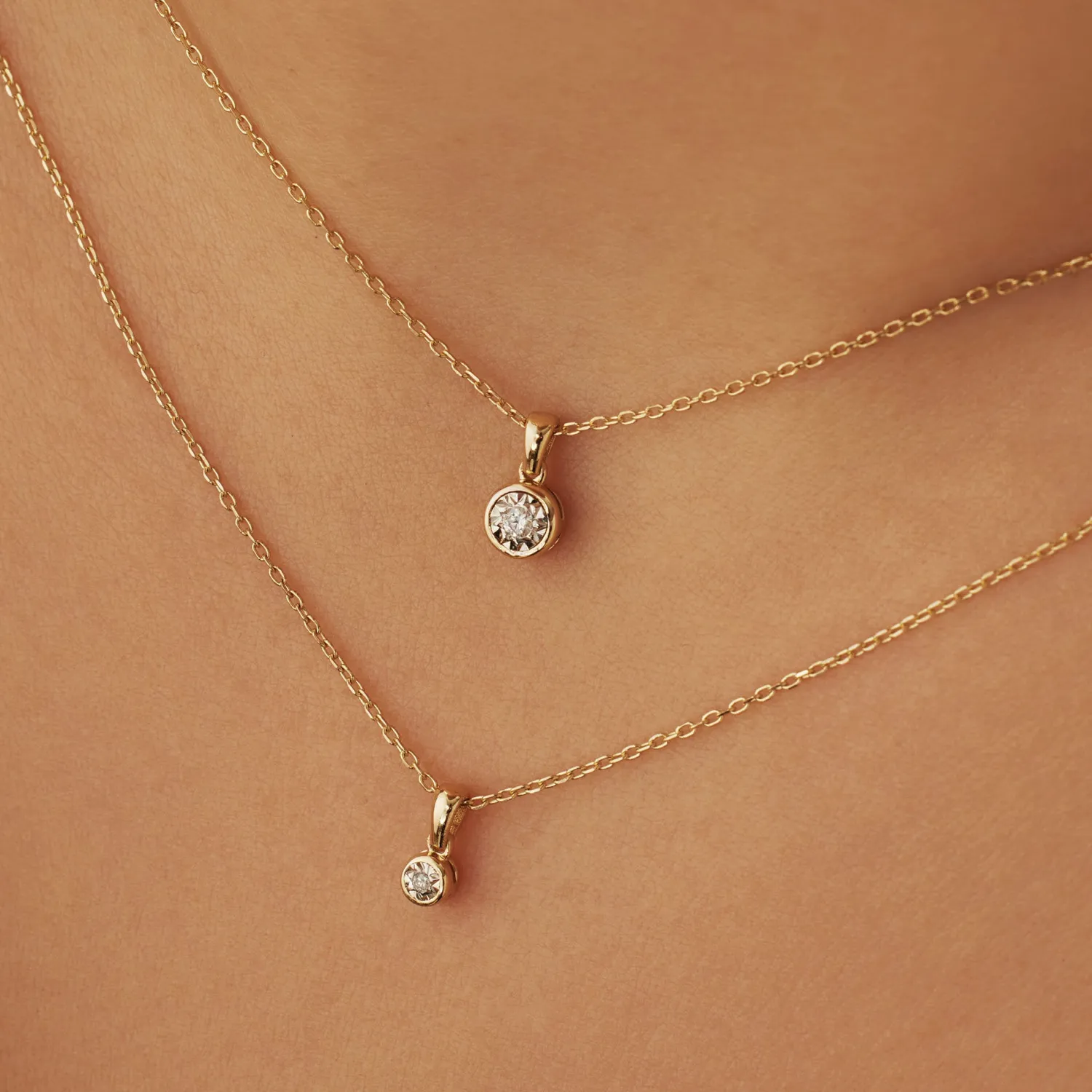 Fashion De la Paix Inaya 14 karaat gouden collier met diamant 0.01 karaat Diamanten Colliers