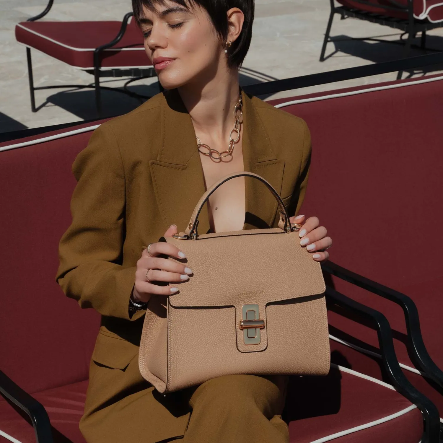 Cheap Femme Forte Simone Midi beige leren handtas van kalfsleer Handtassen