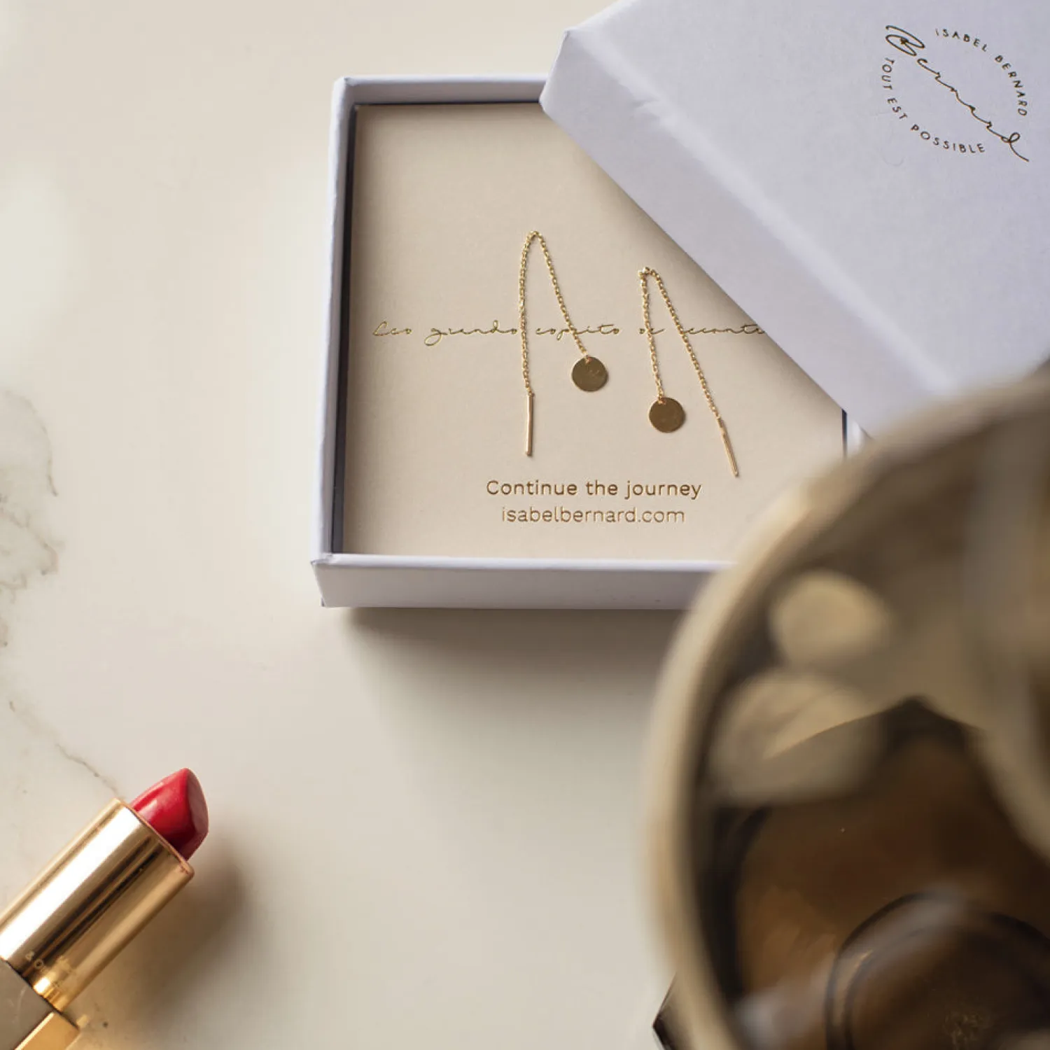 Fashion Le Marais Jeanne 14 karaat gouden doortrek oorbellen met muntje Oorhangers