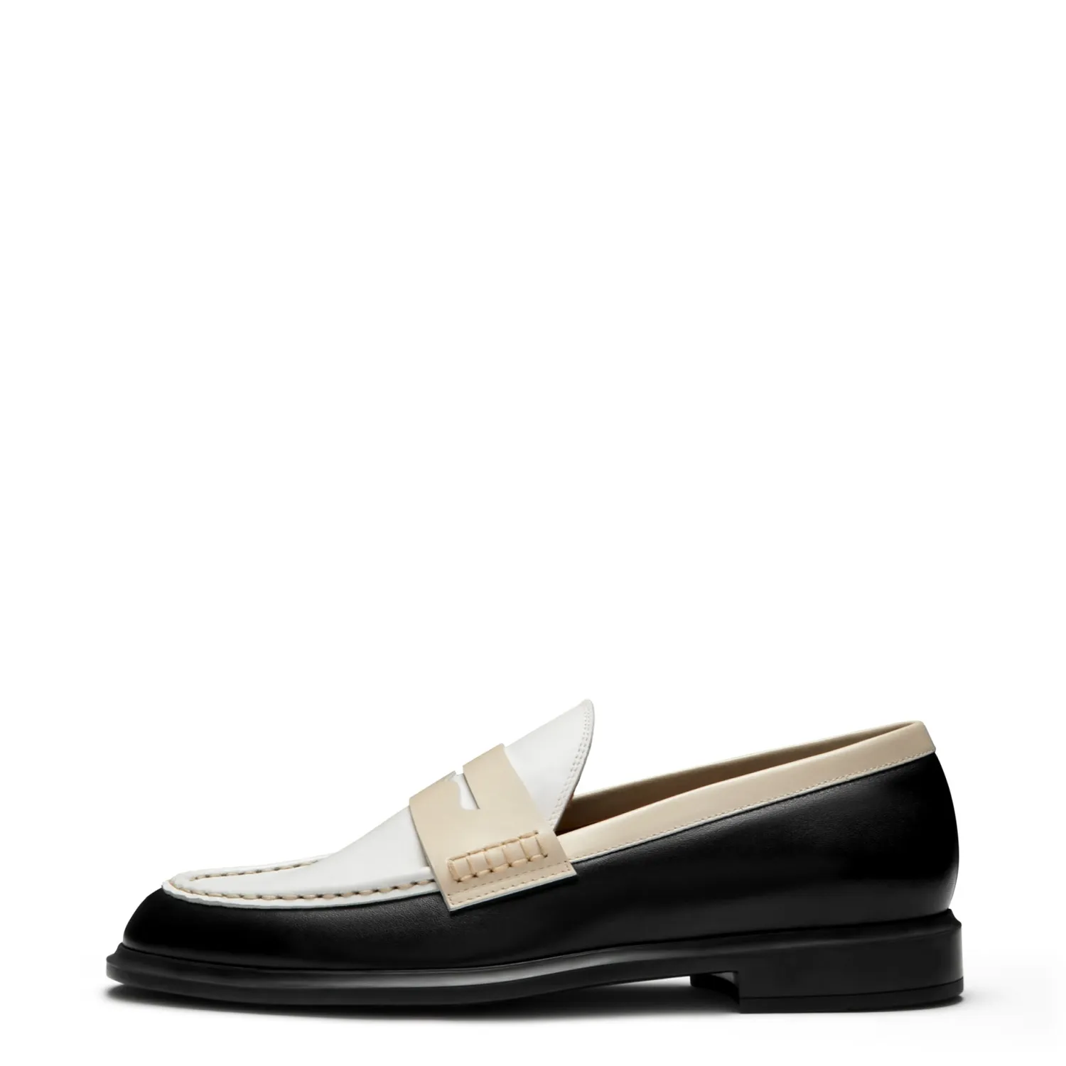 Shop Vendôme Blandine zwart en wit leren loafers van kalfsleer met witte details Loafers